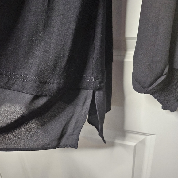 Women's Black Long Semi Sheer Sleeve Chiffon Blouse Ruffle Cuffs V-Neck Size XL - Picture 4 of 10